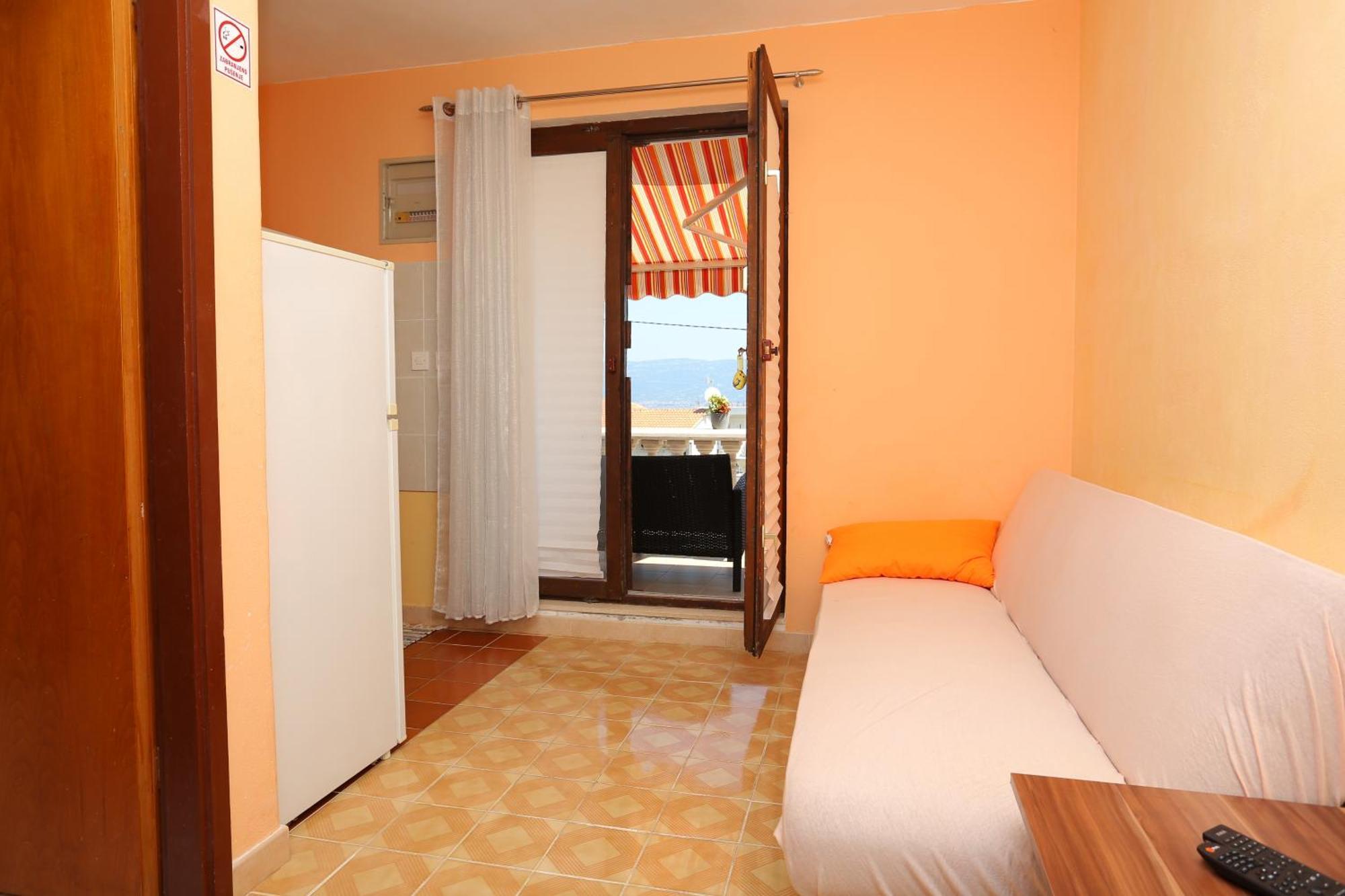 Apartments By The Sea Slatine, Ciovo - 16131 Стая снимка